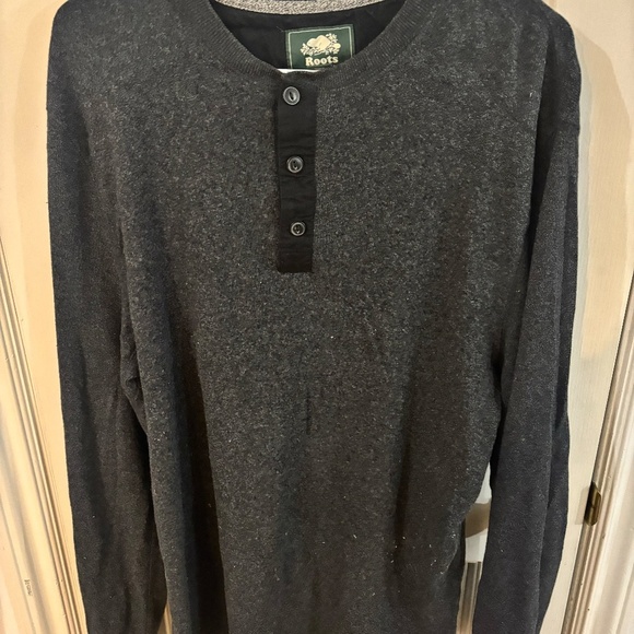 roots long sleeve sweatshirt like (thin material) - Picture 3 of 5